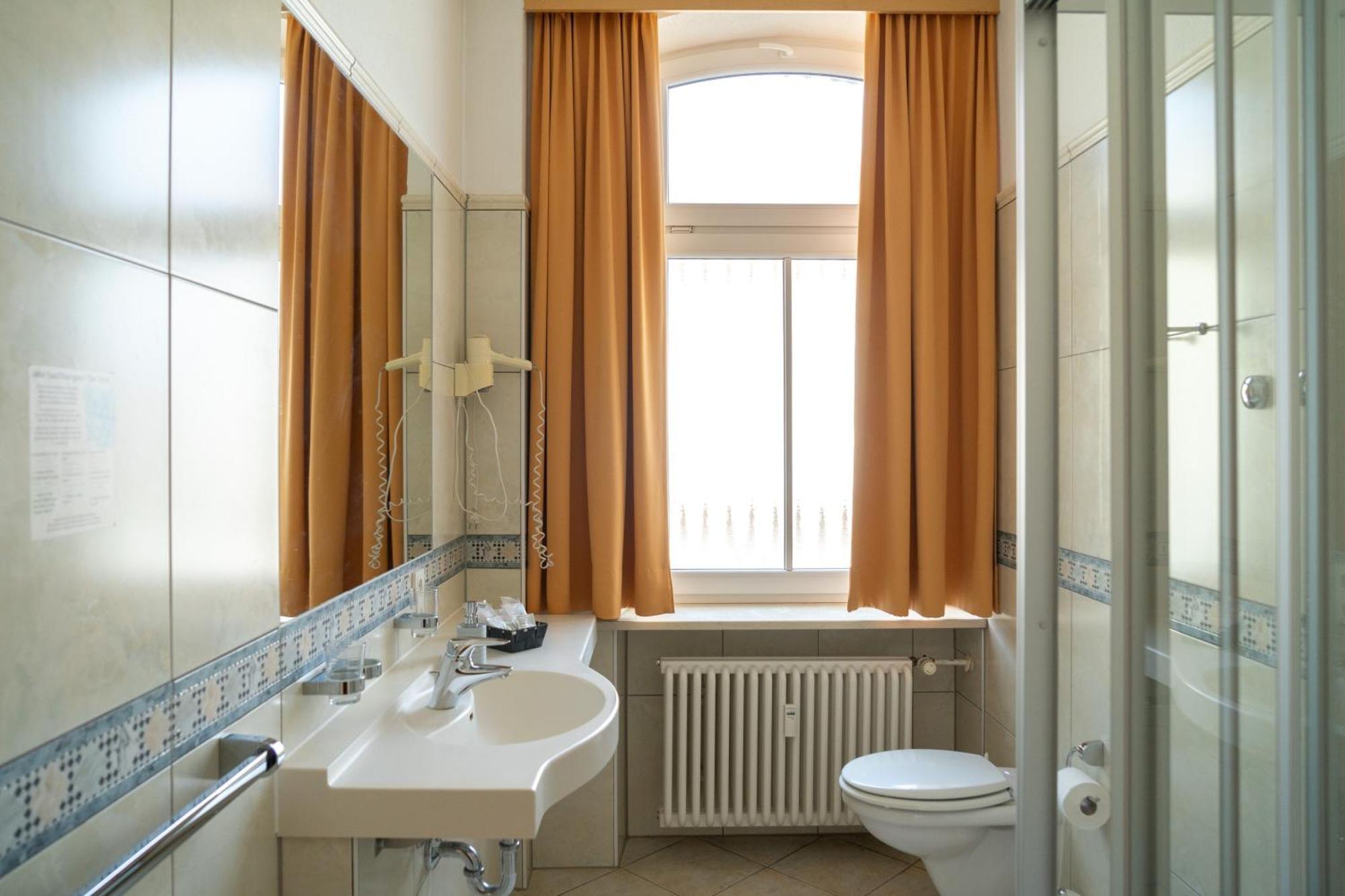 Bischofshof Braustuben Hotel Regensburg Kültér fotó